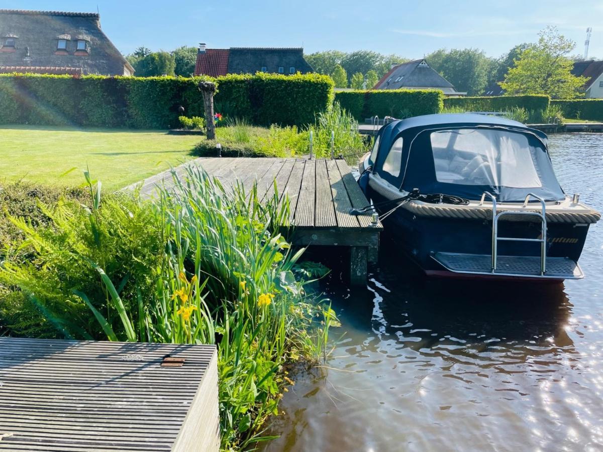 Vakantiehuis Aan Het Water In Friesland Sint Nicolaasga Dış mekan fotoğraf